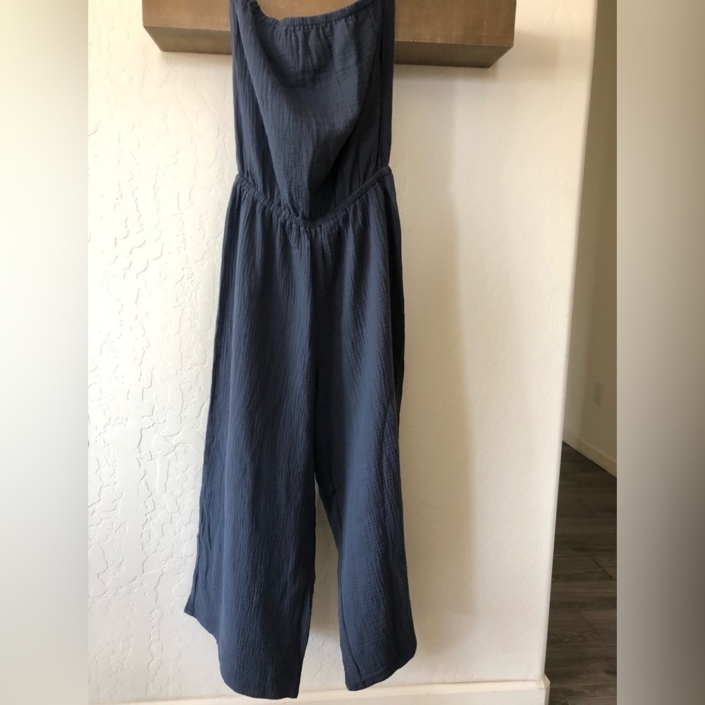 Pink Lily|Gauzy strapless wide leg jumpsuit in navy, size small•••Beachy & Boho